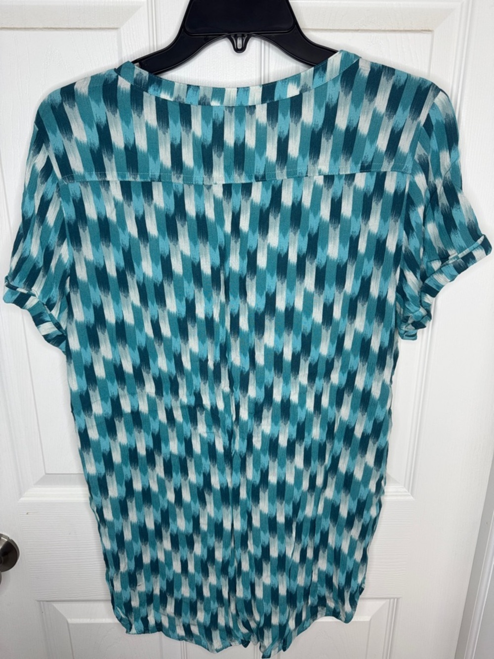 EUC Printed Teal and White Blouse by Sonoma - Picture 6 of 7